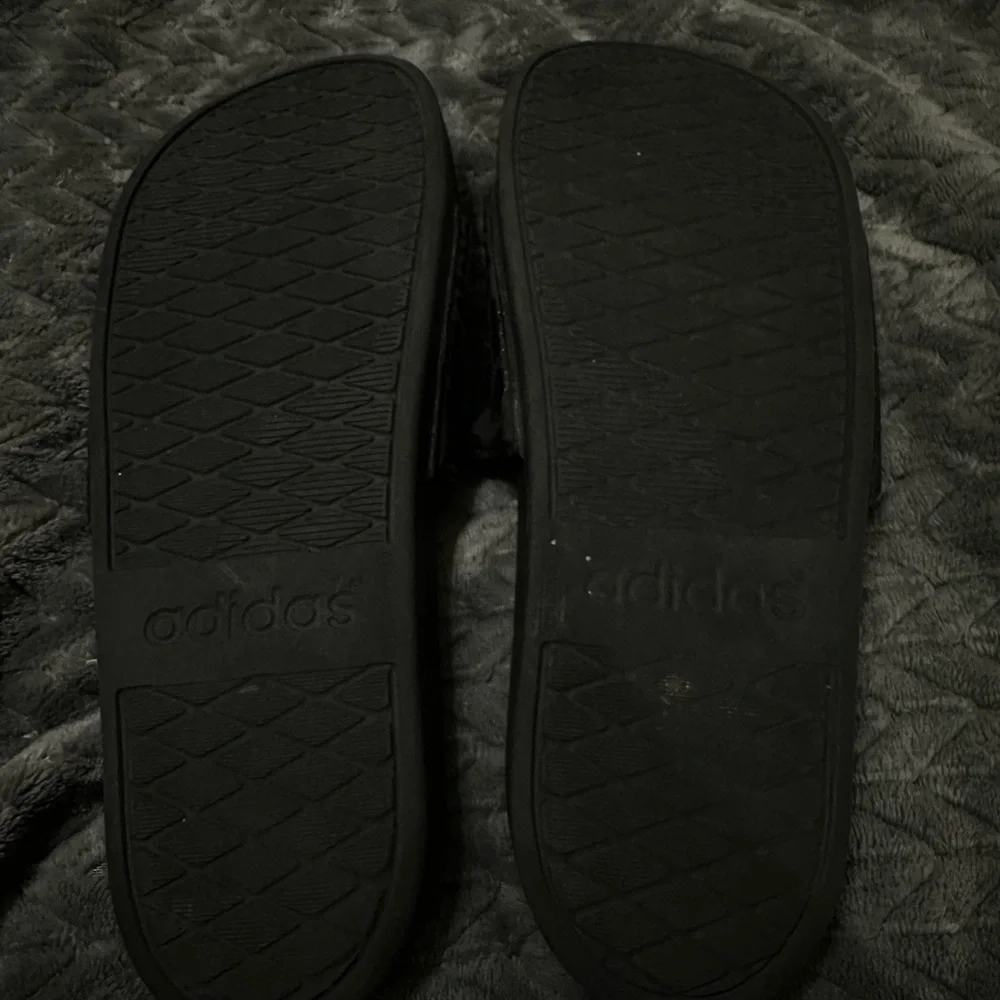 Adidas, subtle animal print slides - Picture 3 of 3